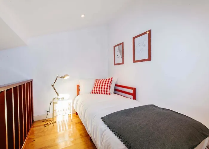 Not Guilty Duplex At Bairro Alto Лиссабон